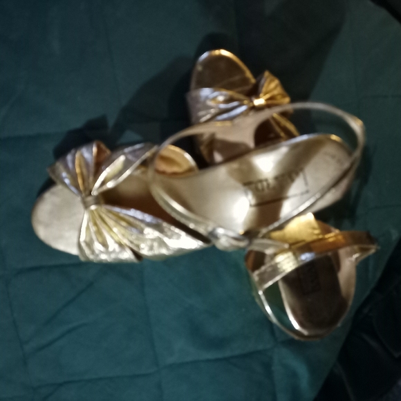 Montgomery wards Shoes - **Vintage Montgomery Wards chunky heal sandal Sz 8